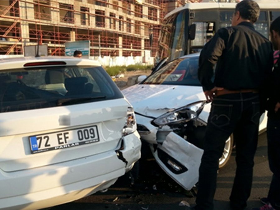 Batman'da maddi hasarlı kaza