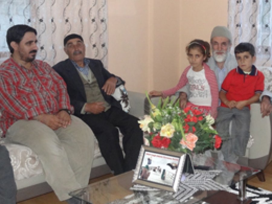 Hayrın Yolcuları'ndan Cengiz Tiryaki'nin ailesine ziyaret
