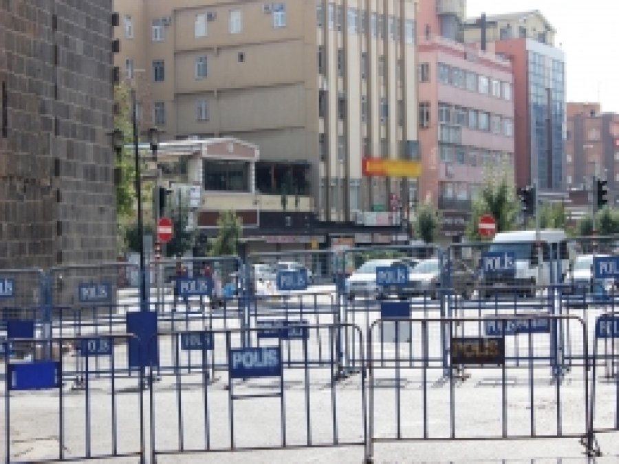 Sur'da bazı mahallelerde yasak kalktı