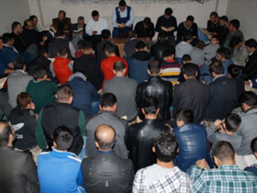 Yasin Börü ve arkadaşları Ağrı'da anıldı