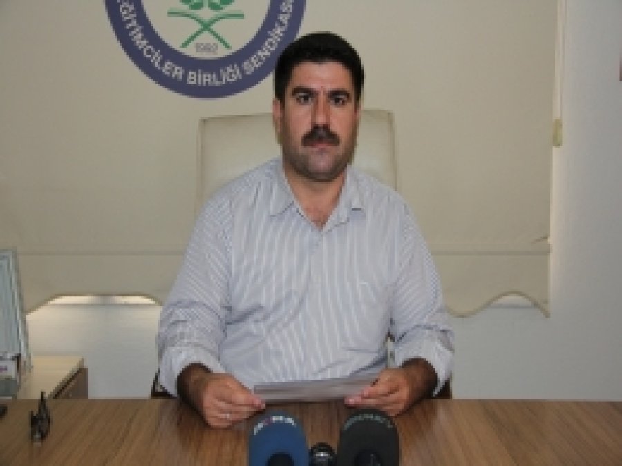 Eğitim-Bir-Sen öğretmenlere saldırıyı kınadı