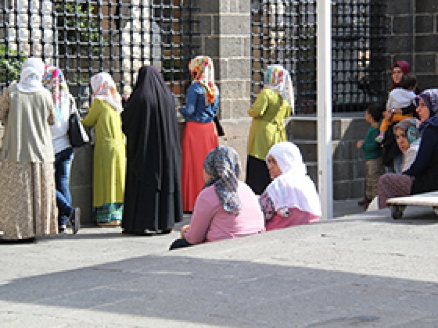 Yasaktan sonra Diyarbakır'a ziyaretçi akını  