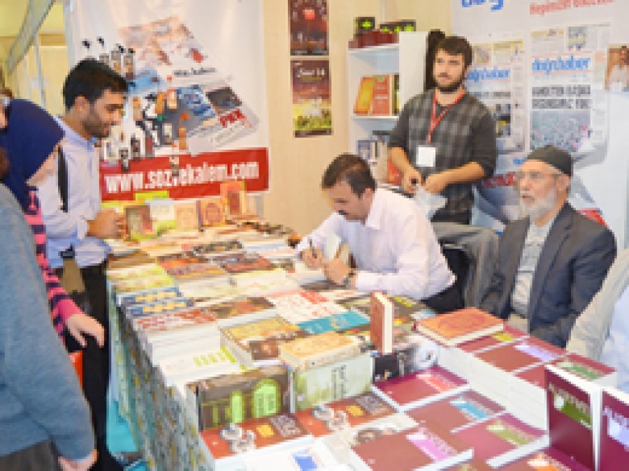 Kayseri'de Doğru Medya standına yoğun ilgi