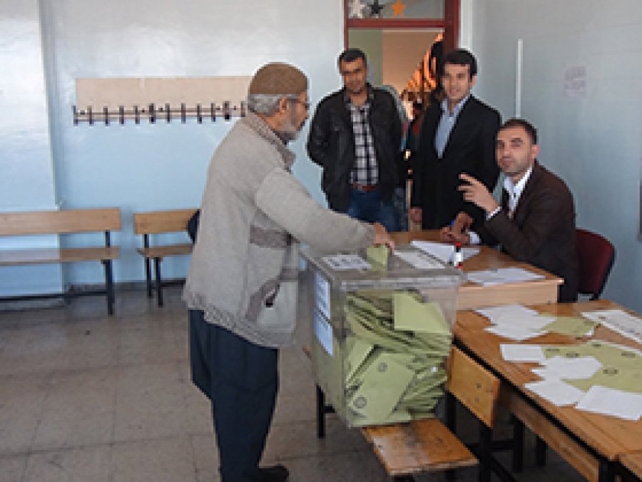 Antepliler seçime yoğun ilgi gösterildi
