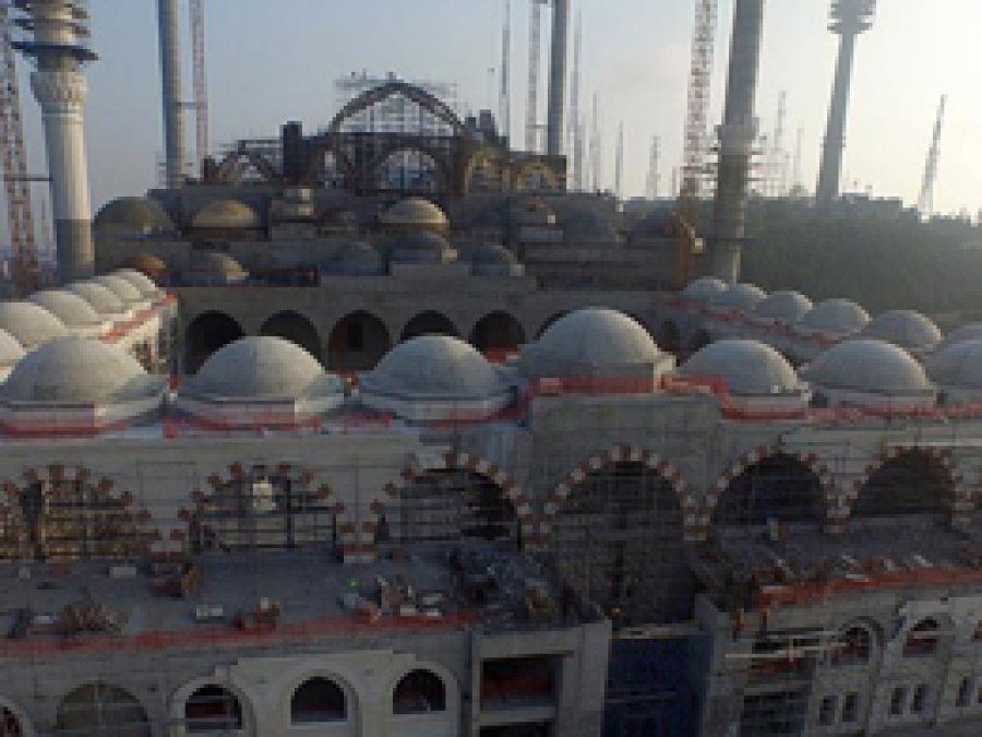 6 Minareli Çamlıca Camii inşaatı devam ediyor