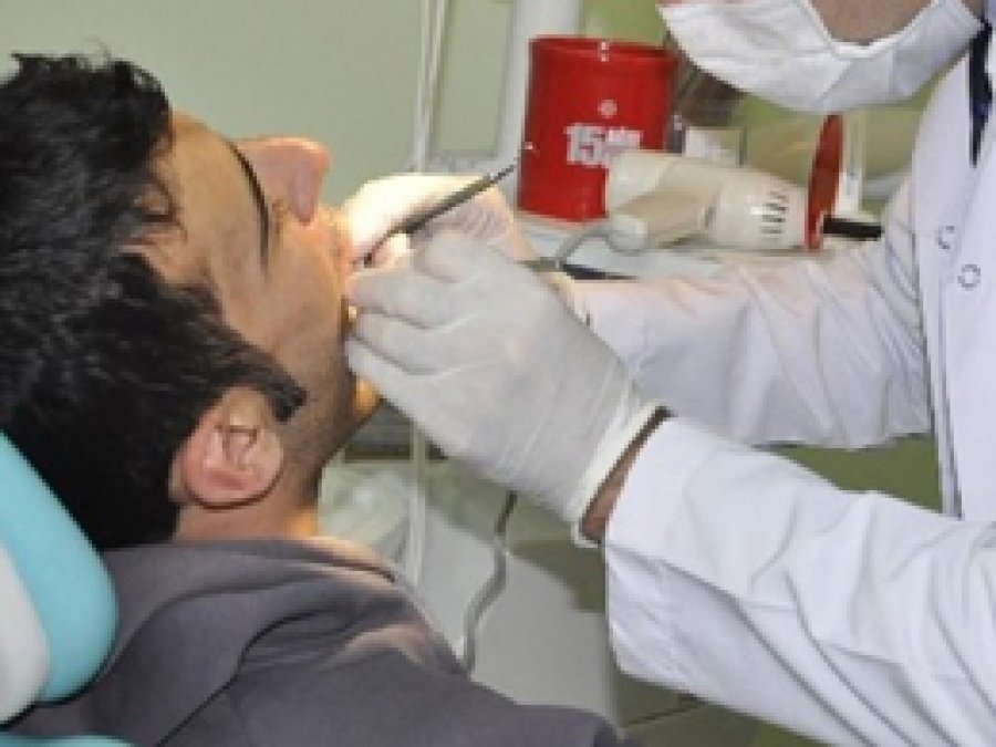 Günlük alışkanlıklar dişlere zarar verebiliyor