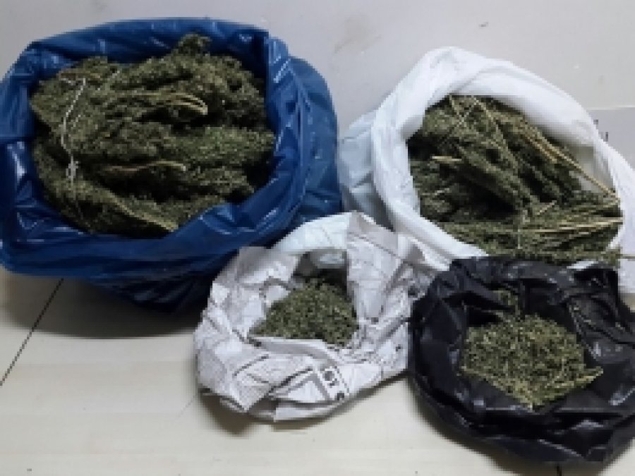 Diyarbakır'da uyuşturucu ve tabanca ele geçirildi