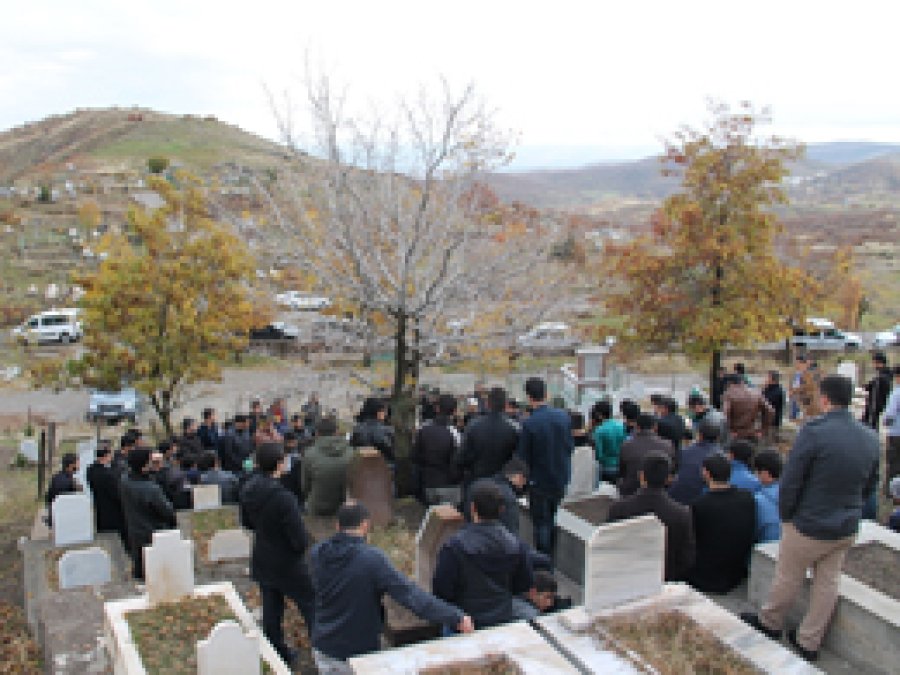 Medrese şehitleri mezarları başında anıldı