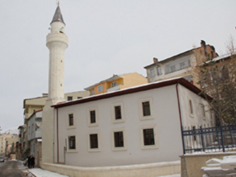 Tarihi Zahit Efendi Cami ibadete açıldı
