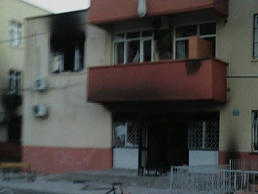 Tarsus'taki olaylarda bir okul tamamen yakıldı