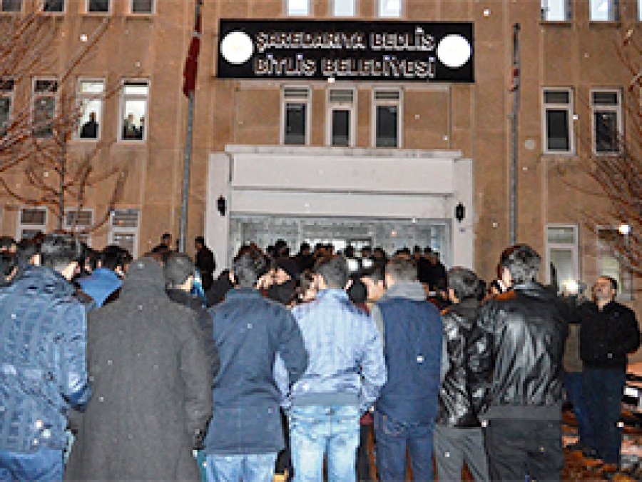 Bitlis’te HDP’li belediye protesto edildi