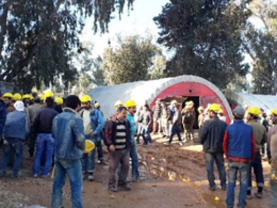 200 İnşaat İşçisi Birbirine Girdi: 50 Yaralı