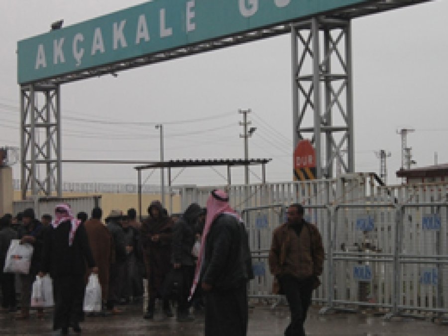 Akçakaleliler evlerini boşaltıyor