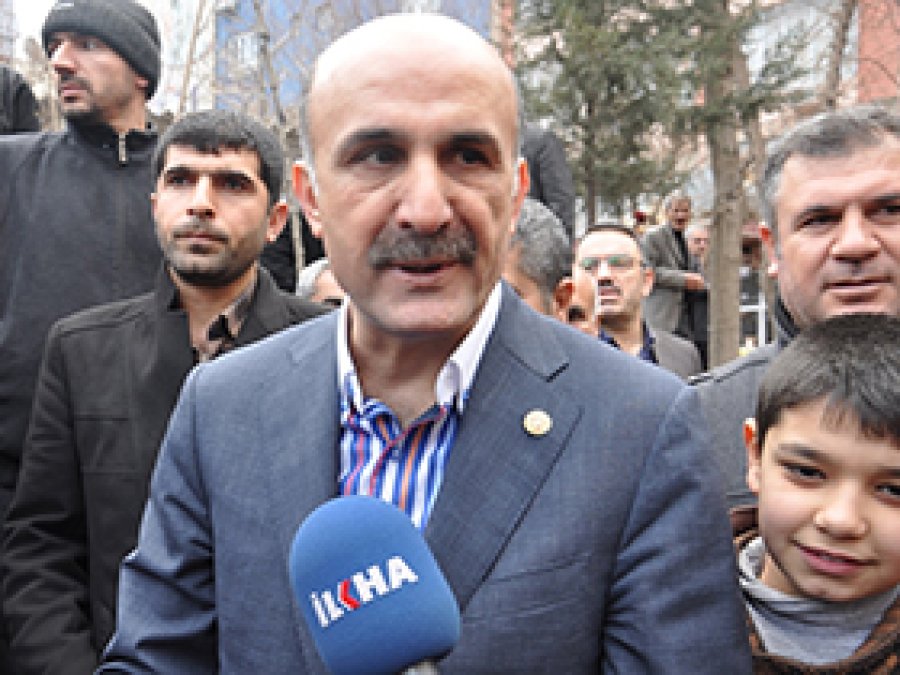 'İslam'a binlerce başımız feda olsun'