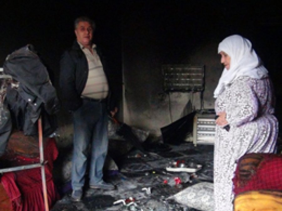 Evde çıkan yangında bir aile ölümden döndü