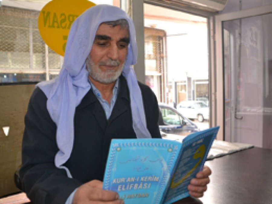 67 yaşında torunundan ders almaya başladı