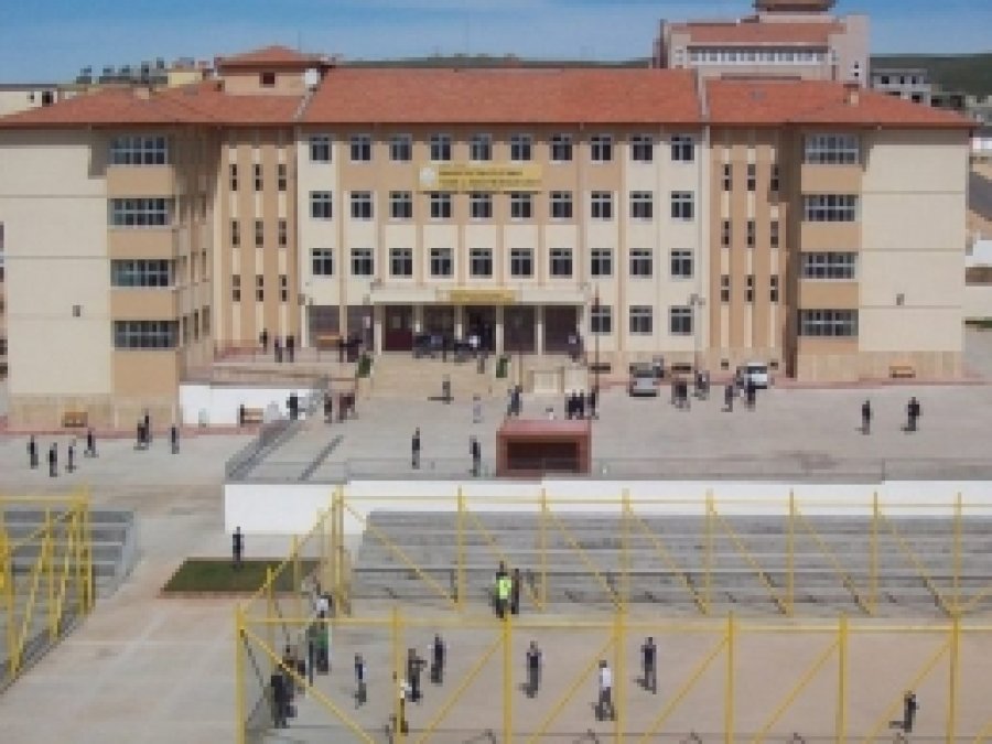 Bingöl'de 2 öğrenici dağa kaçırıldı