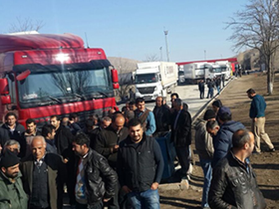 Van'da 'Hammadde ithalatı' protestosu