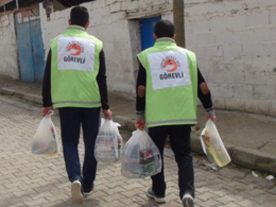 Çınar Şefkat Der fakirlerin yüzünü güldürdü