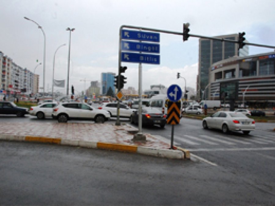 Elektrik kesintisi esnafı mağdur etti