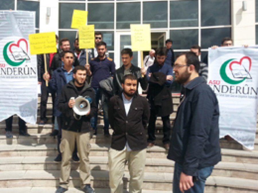'Üniversiteler kimsenin babasının çiftliği değildir'