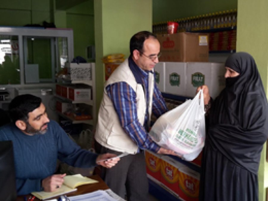 Merhamet Eli'nden 85 aileye yardım
