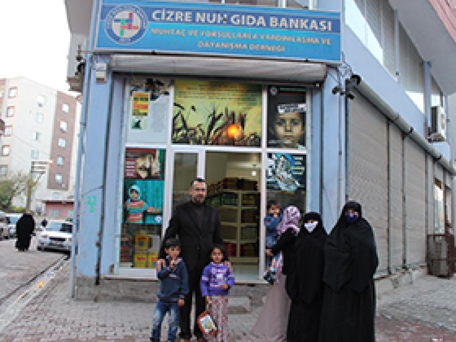 Nuh Gıda Bankası'ndan 118 aileye yardım