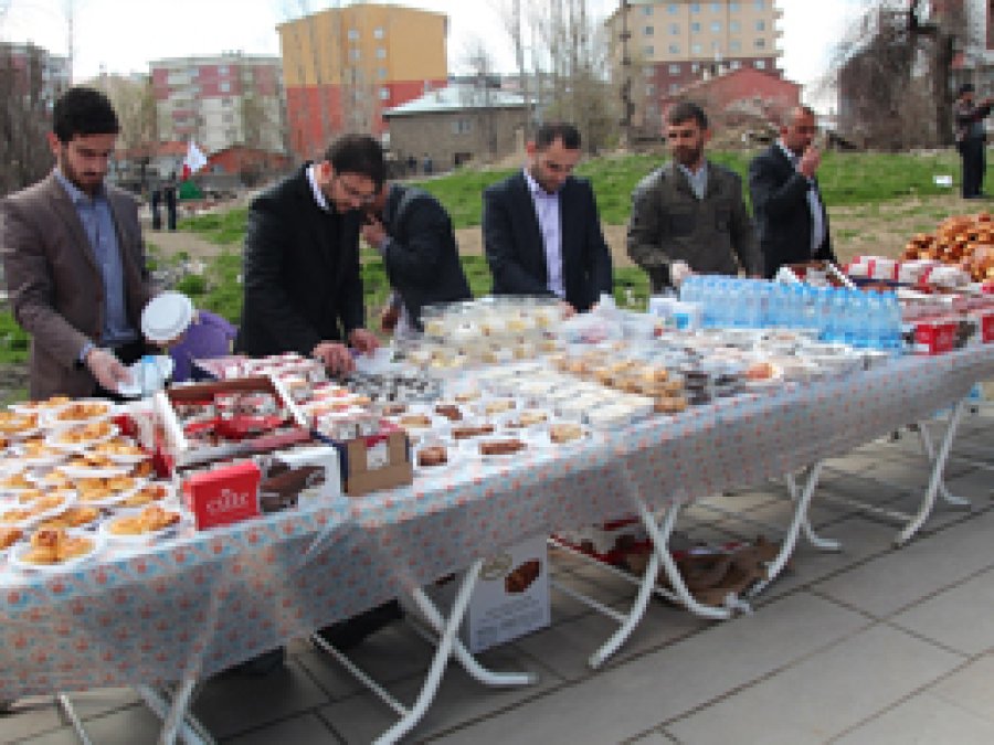 Rahmet Eli’nden Kutlu Doğumda kermes