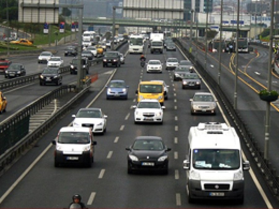 Trafiğe kayıtlı araç sayısı arttı