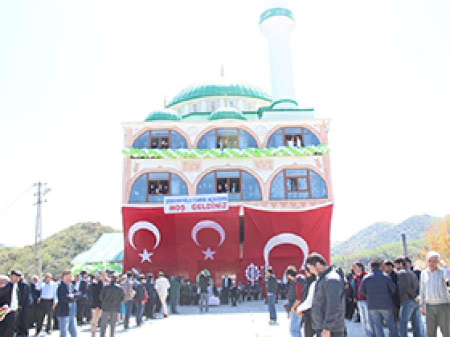 Bakan Canikli Giresun'da Camii açtı