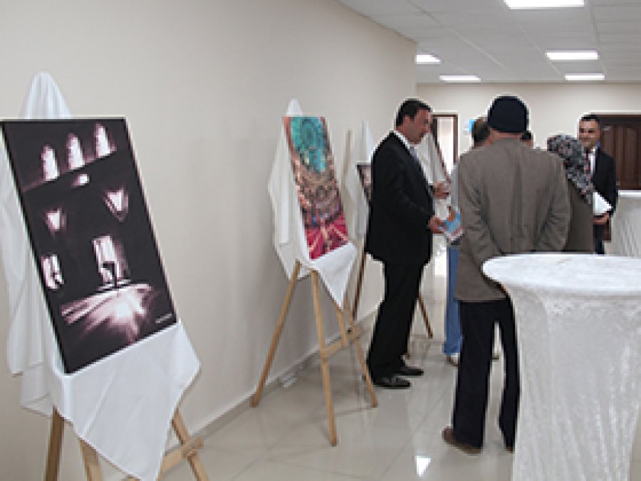 Hastanede 'İslam' konulu resim sergisi