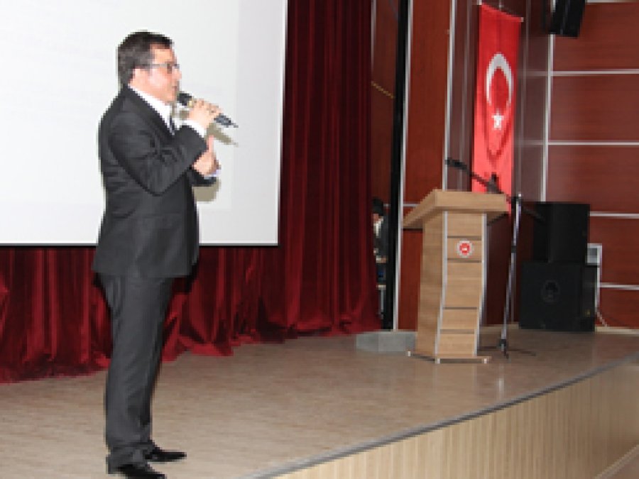 Diyarbakır’da ‘iletişim ailede başlar’ konferansı