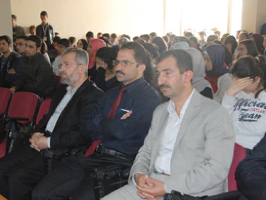Diyarbakır’da öğrencilerden Kutlu Doğum etkinliği