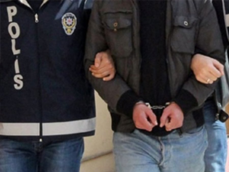 Yüksekova'da 2 kişi gözaltına alındı