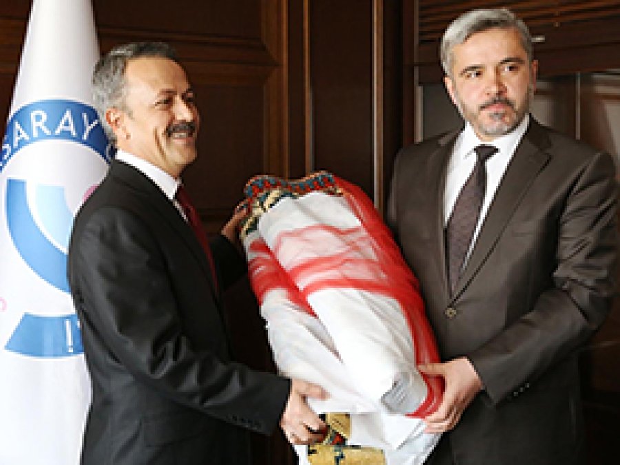ASÜ'de Rektör değişimi