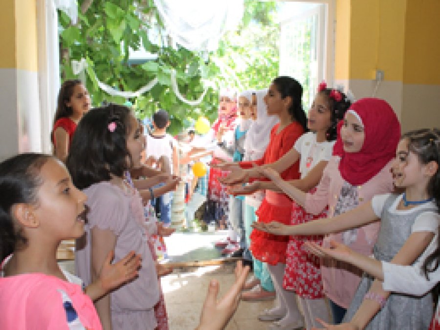 Diyarbakır’da Suriyeli öğrenciler yararına kermes