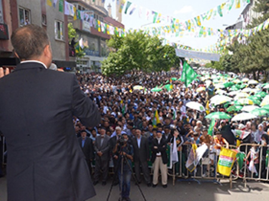 Sait Şahin, HDP'yi sert sözlerle eleştirdi