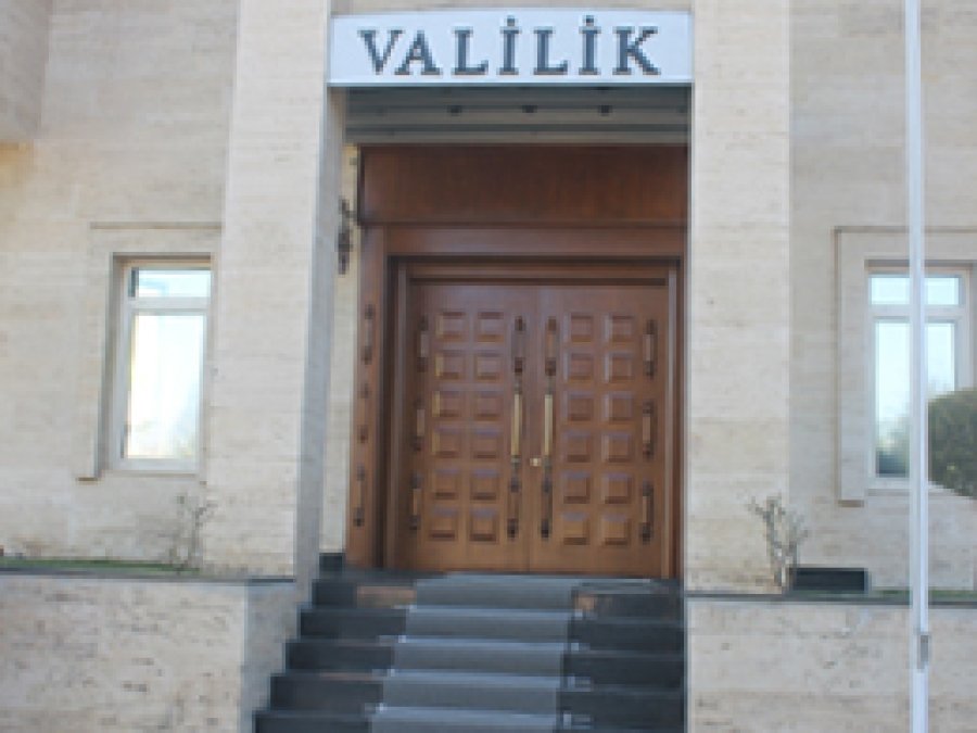 Valilikten havai fişek kararı