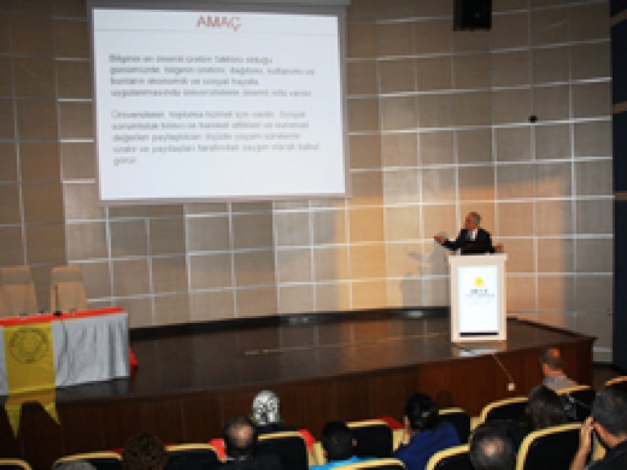 DÜ’de oryantasyon ve motivasyon konferansı