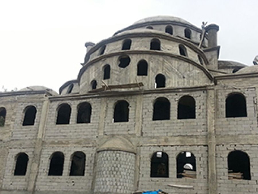 Bahçesaray Merkez Camii yardım bekliyor