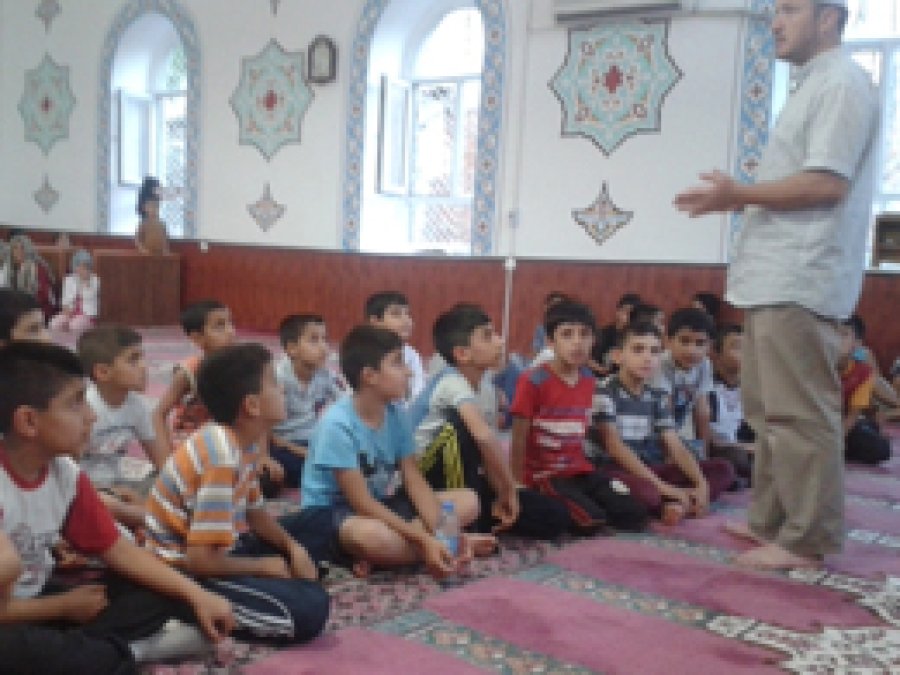 Kur'an kursu öğrencileri iftarda buluştu