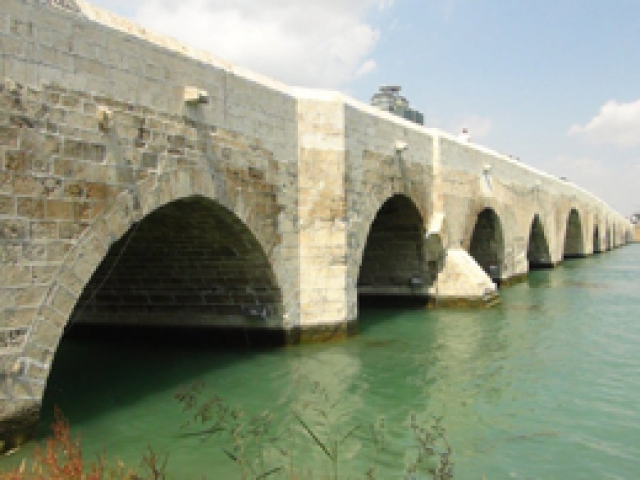 Dünyanın en eski köprüsü: Taşköprü