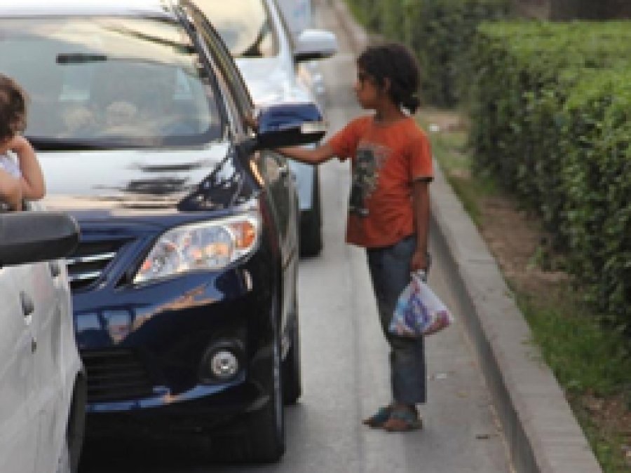Adana’da 'Çocuk Dilenciler' engellenemiyor