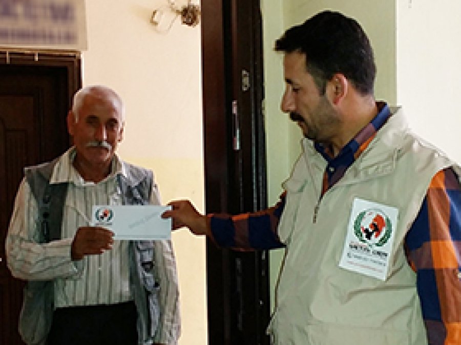 Avrupa Yetim Der Siirt'te yardım dağıttı