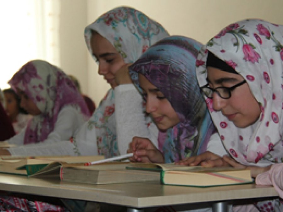 Kız çocuklardan Kur’an kurslarına büyük ilgi