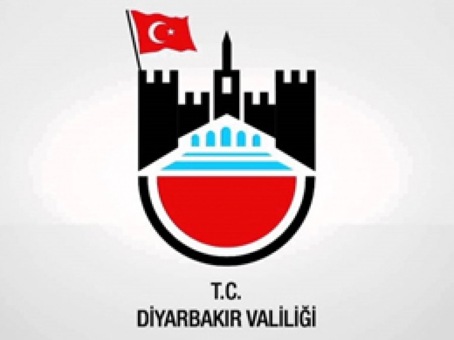 Polisler yolcu görünümünde toplu taşıma araçlarında