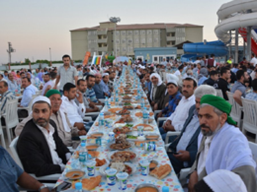 Ceylanpınar'da barış yemeği