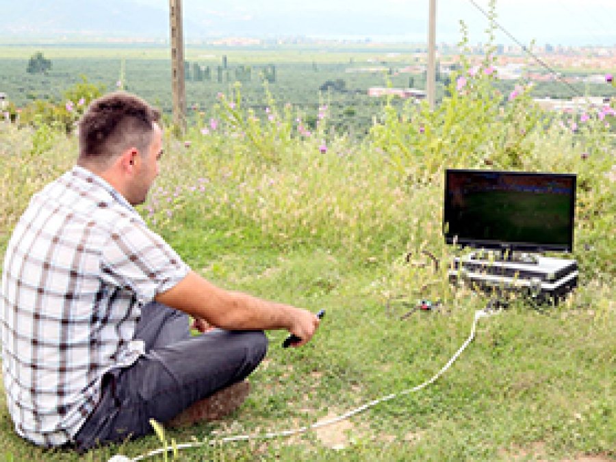 Çanak antensiz uydu cihazı ürettiler