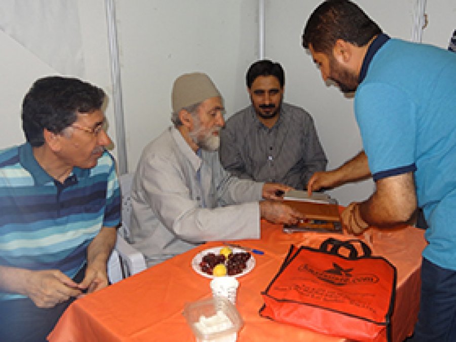 Mehmet Göktaş Malatya'da kitap imzaladı