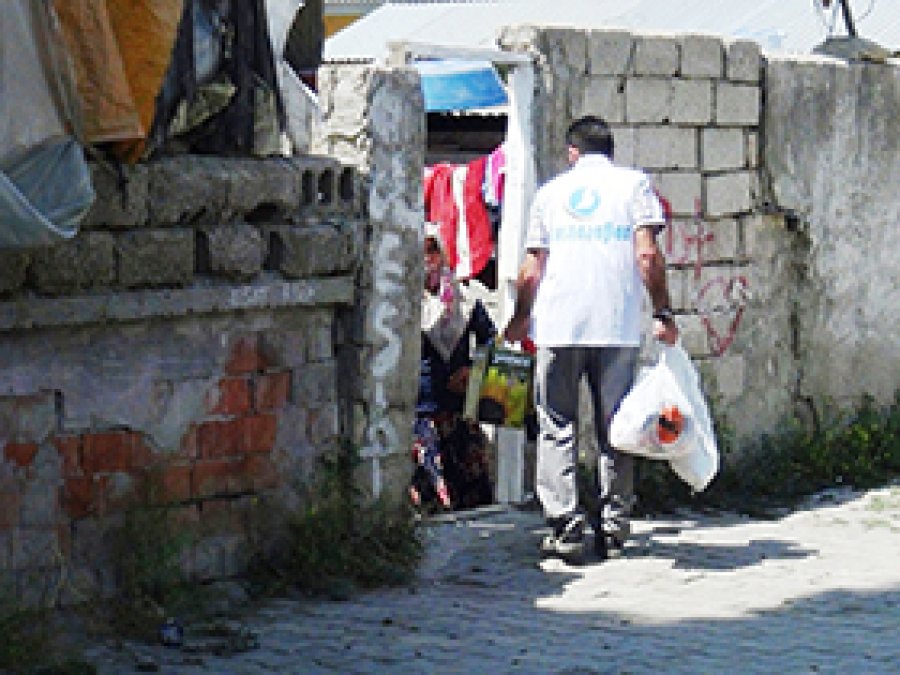 Mustazaflar Cemiyeti'nden bayram yardımı